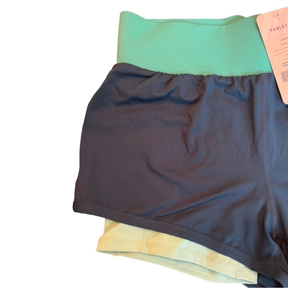 🤠 SOLD 🤠 NWT Womens Fabletics Olesia Shorts Medium 6-8 Lined Workout Athletic - Picture 3 of 6